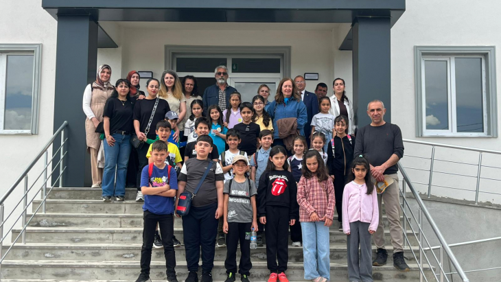 BELEDİYEMİZİ ZİYARET EDEN ERZİNCAN MERKEZ OSMANGAZİ İLKOKUL ÖĞRETMEN VE ÖĞRENCİLERİNE ZİYARETLERİNDEN DOLAYI TEŞEKKÜR EDERİZ.